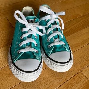 Teal low top all star converse